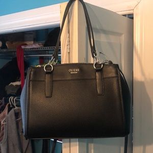 GUESS CROSSBODY PURSE - NEVER WORN/USED